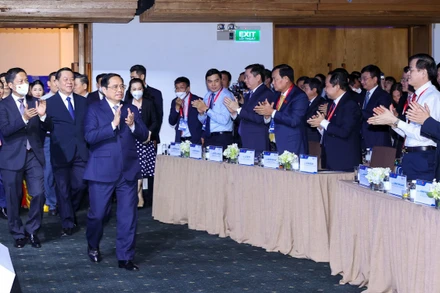 Thủ tướng Chính phủ Phạm Minh Chính dự phiên toàn thể-tọa đàm cấp cao của Diễn đàn Kinh tế Việt Nam lần thứ 4. (Ảnh: baochinhphu.vn)