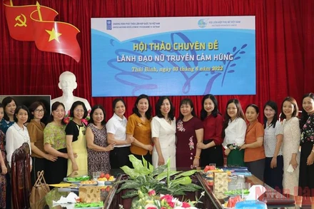 Các đại biểu tham dự hội thảo.