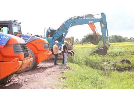 Triển khai thi công cầu Đồng Việt.