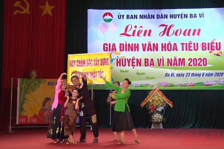 Hà Nội luôn chú trọng tôn vinh các Gia đình văn hóa tiêu biểu - hạt nhân của xây dựng đời sống văn hóa ở cơ sở.