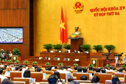 Phiên thảo luận tại hội trường của Quốc hội, sáng 10/6. (Ảnh: LINH NGUYÊN)