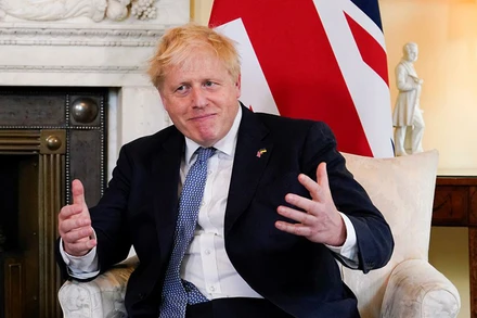 Thủ tướng Anh trong buổi tiếp Thủ tướng Estonia tại London, ngày 6/6. (Ảnh: Reuters)