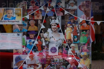 Vương quốc Anh sẵn sàng cho Đại lễ kỷ niệm 70 năm Nữ hoàng Elizabeth II lên ngôi