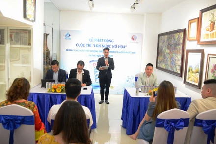 Phát động cuộc thi “Lon nước nở hoa”.