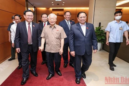 Tổng Bí thư Nguyễn Phú Trọng, Thủ tướng Phạm Minh Chính, Chủ tịch Quốc hội Vương Đình Huệ cùng các đồng chí lãnh đạo Đảng, Nhà nước dự phiên họp.