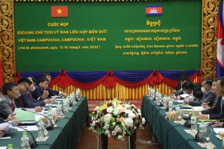 Cuộc họp hai Chủ tịch Ủy ban liên hợp biên giới Việt Nam-Campuchia, Campuchia-Việt Nam. (ẢNH: BNG)