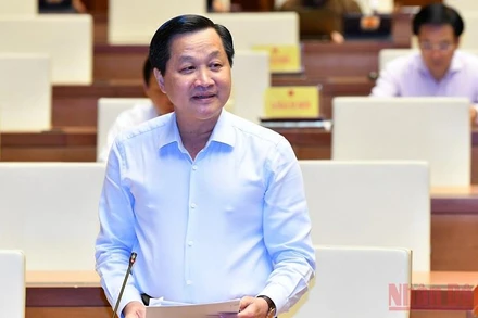 Phó Thủ tướng Lê Minh Khái làm rõ một số nội dung đại biểu Quốc hội quan tâm trong phiên chất vấn sáng 9/6. (Ảnh: LINH NGUYÊN)