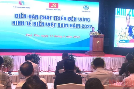 Đồng chí Trần Tuấn Anh, Ủy viên Bộ Chính trị, Trưởng Ban Kinh tế Trung ương phát biểu tại Diễn đàn.