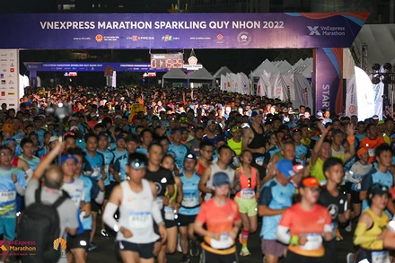 VnExpress Marathon trở lại Quy Nhơn trong năm 2022 một cách bùng nổ với số lượng vận động viên nhiều nhất trong hệ thống giải từ trước đến nay gần 10.000 người. (Ảnh: VnExpress)