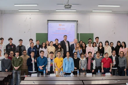 Không khí sôi nổi, hào hứng trong lễ bế mạc và trao giải cuộc thi. (Ảnh: Trung Dũng)