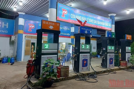 Hiện trường cây xăng Gia Khiêm Vũng Tàu được phong tỏa để điều tra làm rõ.