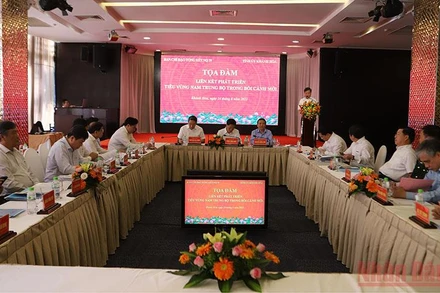 Quang cảnh buổi tọa đàm.