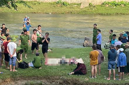 Ba học sinh lớp 6 Trường THCS Võ Miếu đuối nước.