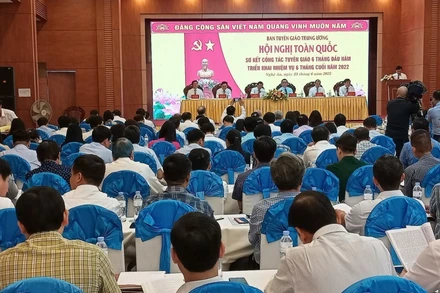 Toàn cảnh hội nghị.