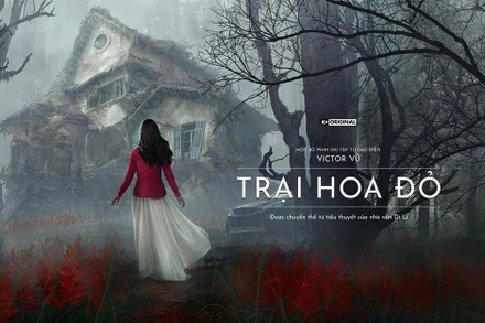 Poster phim "Trại Hoa Đỏ". (Ảnh: K+)