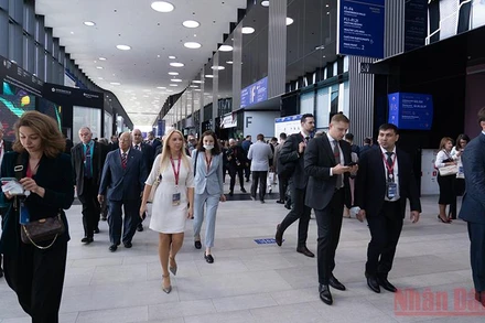 Diễn đàn quy tụ đông đảo các đại biểu quốc tế tham gia.