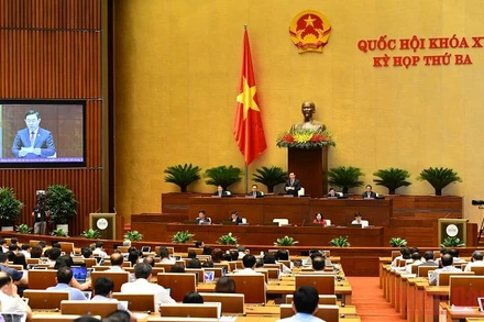 Chủ tịch Quốc hội Vương Đình Huệ phát biểu kết thúc phần chất vấn nhóm vấn đề thuộc lĩnh vực ngân hàng. (Ảnh: KHOA NGUYÊN)