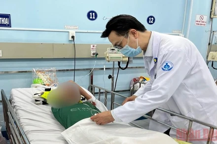 Trẻ mắc bệnh sốt xuất huyết điều trị tại Bệnh viện Nhi Đồng 1.