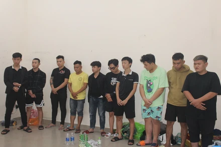 10 đối tượng bị bắt khẩn cấp.