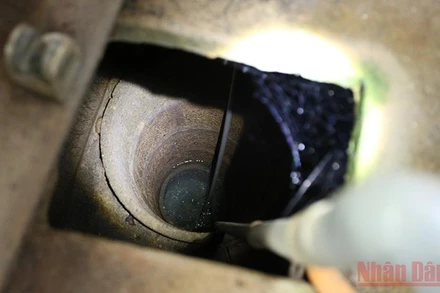 Toàn bộ 299 giếng của người dân trước đó cạn trơ đáy nay đã có nước trở lại. (Ảnh: TIẾN HÙNG)