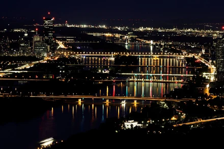 TP Vienna về đêm. (Ảnh: Reuters)