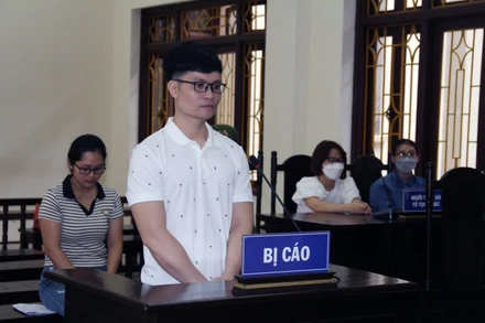 Các bị cáo trong phiên tòa.