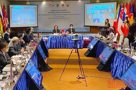 Đối thoại chính sách khu vực ASEAN về quản trị giáo dục nghề nghiệp.