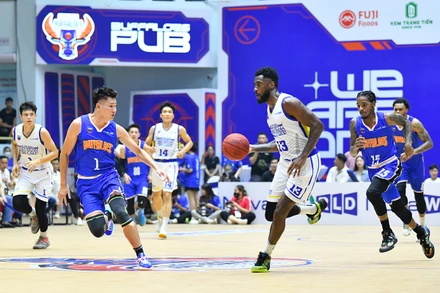 Hanoi Buffaloes và Ho Chi Minh City Wings cống hiến cho khán giả trận đấu mở màn mùa giải mới hấp dẫn, nghẹt thở đến giây phút cuối cùng.