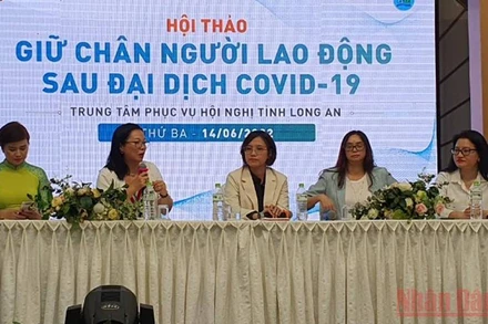 Diễn giả hiến kế giữ chân người lao động sau đại dịch Covid-19.