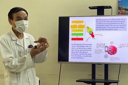GS, TS Mai Trọng Khoa, nguyên Giám đốc Trung tâm Y học hạt nhân và Ung bướu, Bệnh viện Bạch Mai.