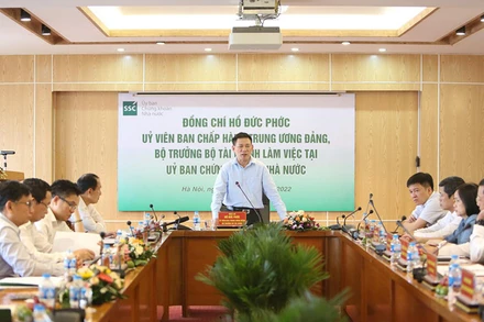 Bộ trưởng Tài chính Hồ Đức Phớc phát biểu chỉ đạo tại buổi làm việc ngày 30/6. (Ảnh: UBCKNN)