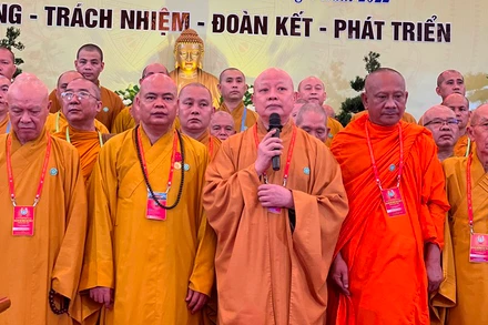 Hòa thượng Thích Lệ Trang (đang phát biểu) - tân Trưởng ban Trị sự Giáo hội Phật giáo Việt Nam TP Hồ Chí Minh. 