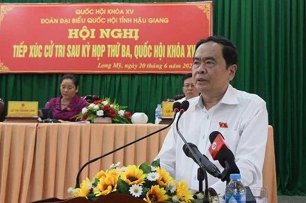 Phó Chủ tịch Thường trực Quốc hội Trần Thanh Mẫn phát biểu tại buổi tiếp xúc cử tri.