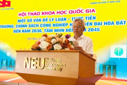 GS, TS Tạ Ngọc Tấn phát biểu khai mạc Hội thảo.