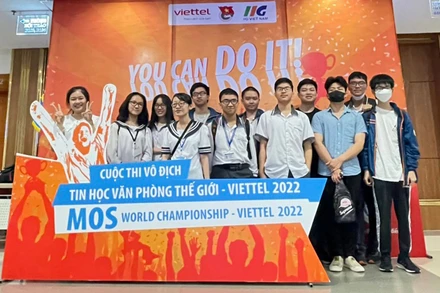 Trường Trung học phổ thông Chuyên Lê Hồng Phong (Nam Định) “thắng lớn” tại vòng thi cấp quốc gia Cuộc thi Vô địch tin học văn phòng thế giới-Viettel 2022.