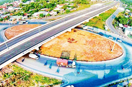 Một góc hạ tầng giao thông thành phố Thủ Đức. (Ảnh minh họa: Vũ Nguyên)