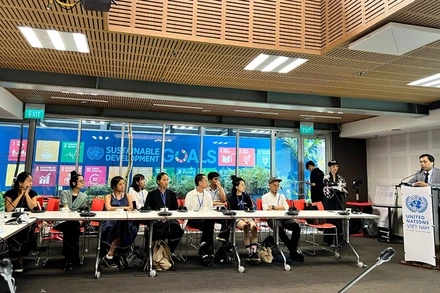 Ông Nguyễn Hoàng Phương, đại diện TPD phát biểu chào mừng các học viên tại buổi khai giảng khóa học.