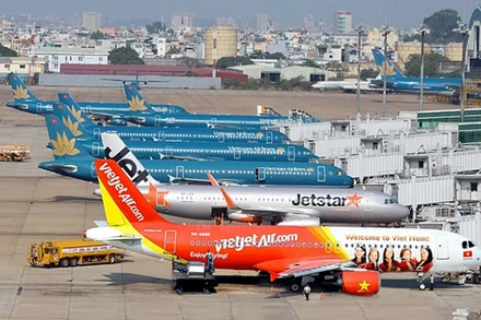 Chấn chỉnh tình trạng chậm, hủy chuyến của các hãng hàng không