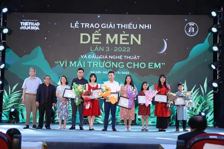 8 tác phẩm lọt vào vòng chung kết giải Dế Mèn. (Ảnh: Ban tổ chức cung cấp)