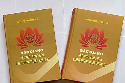 Ảnh cuốn sách “Bắc Giang: Ý Đảng lòng dân chiến thắng dịch Covid-19”.