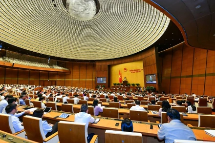 Toàn cảnh phiên chất vấn của Quốc hội ngày 9/6/2022. (NGUYÊN KHOA)