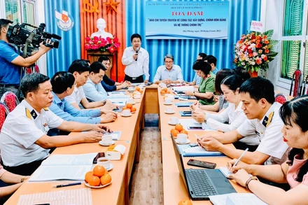 Quang cảnh tọa đàm.