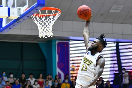 Saigon Heat ghi được bảy điểm trong hiệp một đều nhờ công Alonzo Stafford. 