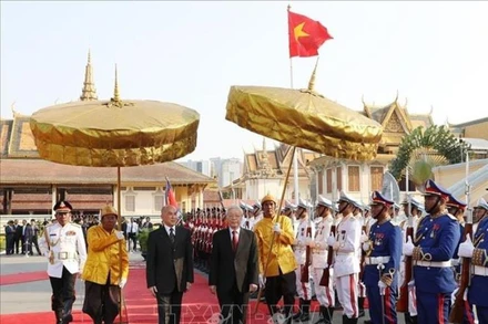 Quốc vương Norodom Sihamoni chủ trì lễ đón Tổng Bí thư, Chủ tịch nước Nguyễn Phú Trọng thăm cấp Nhà nước Vương quốc Campuchia trong 2 ngày 25-26/2/2019. (ảnh: TTXVN)