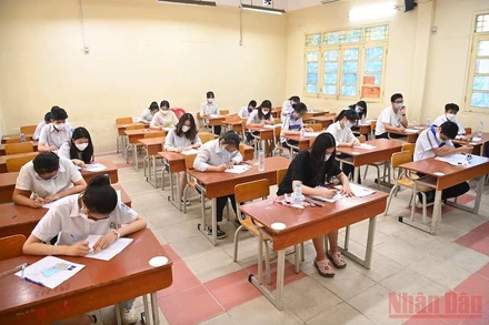 Thí sinh tại kỳ thi tuyển sinh vào lớp 10 của Hà Nội Ảnh: THÀNH ĐẠT