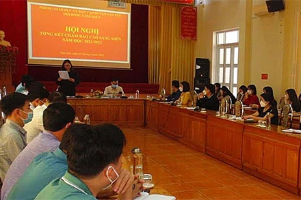 Hội nghị tổng kết chấm báo cáo sáng kiến năm học 2021 - 2022 của Phòng GD&ĐT huyện Văn Yên. Ảnh: baoyenbai.com.vn.