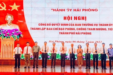 Ban Chỉ đạo Phòng, chống tham nhũng, tiêu cực thành phố Hải Phòng ra mắt tại Hội nghị Thành ủy Hải Phòng lần thứ 8, sáng 6/7.