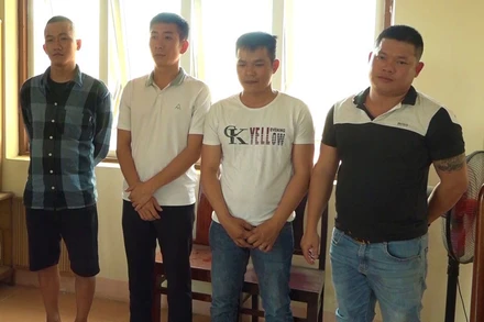 Các đối tượng đánh bạc qua mạng bị Công an Quảng Bình khởi tố.