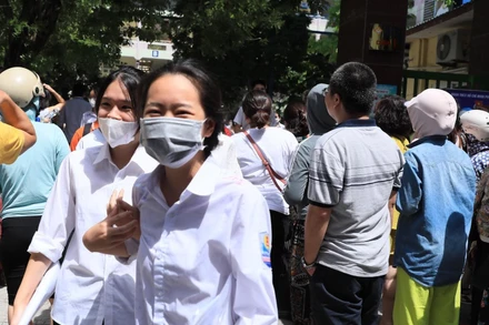 Thí sinh tại Kỳ thi vào lớp 10 thành phố Hà Nội năm học 2022-2023. Ảnh: THÀNH ĐẠT