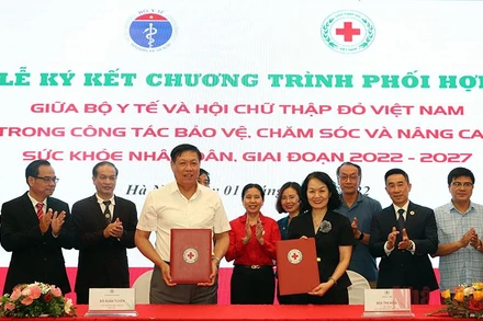 Lễ ký kết Chương trình phối hợp giữa Bộ Y tế và Trung ương Hội Chữ thập đỏ Việt Nam, giai đoạn 2022-2027.